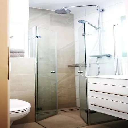 Lovely Apartment In Duesseldorf With Balcony شقة
